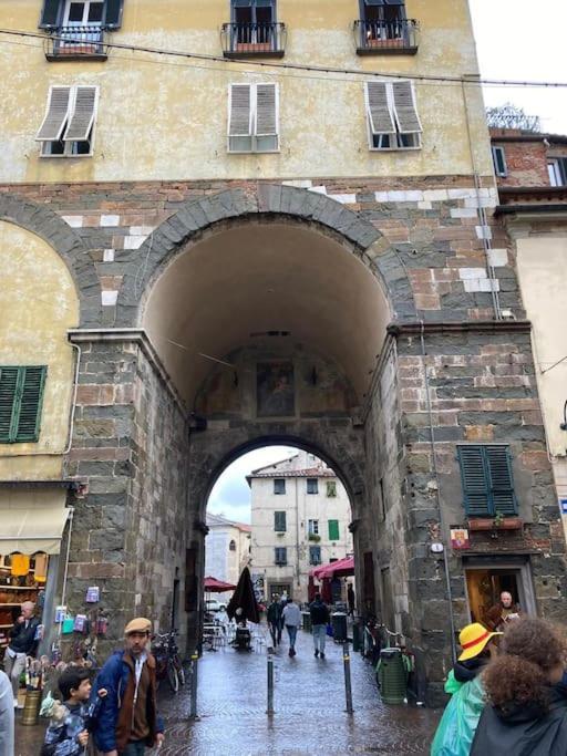 Dimora Leonardo. Centro Storico. Apartment Lucca Exterior photo